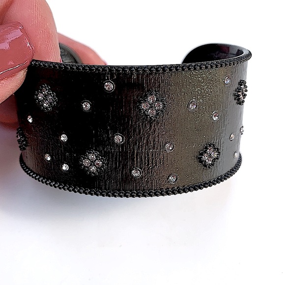 Jewelry - Gunmetal Silver and Crystal Cuff Bracelet